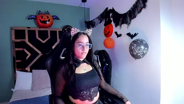 Billie Jhonson  online show from October 13, 2025, 6:52 pm