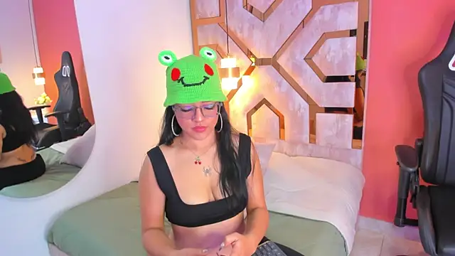 Billie Jhonson  online show from November 21, 2025, 3:27 am