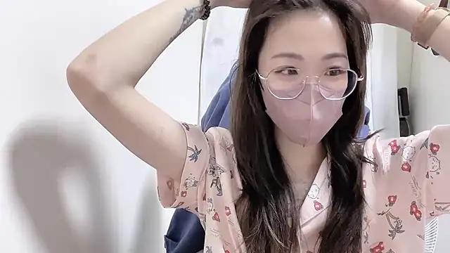 Chu1314 online show from November 29, 2025, 3:37 pm