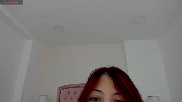 Kendall  Fox online show from September 9, 2025, 3:50 am