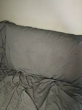 lovesgirl0 online show from December 3, 2025, 6:06 pm