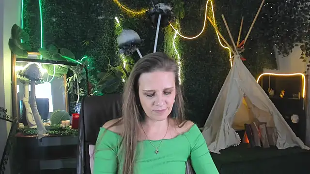 EmiliaBedy online show from March 11, 2025, 3:34 pm