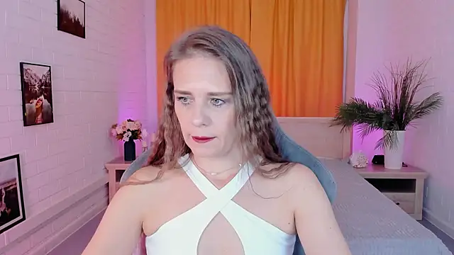 EmiliaBedy online show from October 7, 2025, 9:06 am