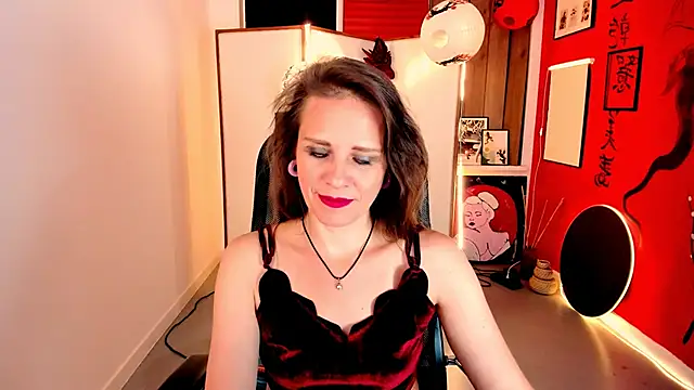 Snapshot of EmiliaBedy chatting on May 28, 2026, 5:16 am EmiliaBedy online show from May 28, 2026, 5:16 am