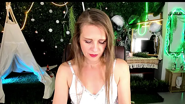 EmiliaBedy online show from June 21, 2026, 9:12 am
