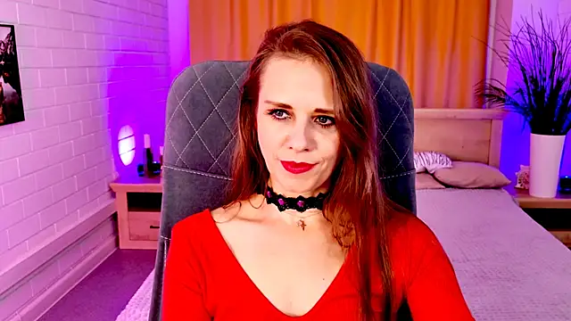 EmiliaBedy online show from July 14, 2026, 10:21 am