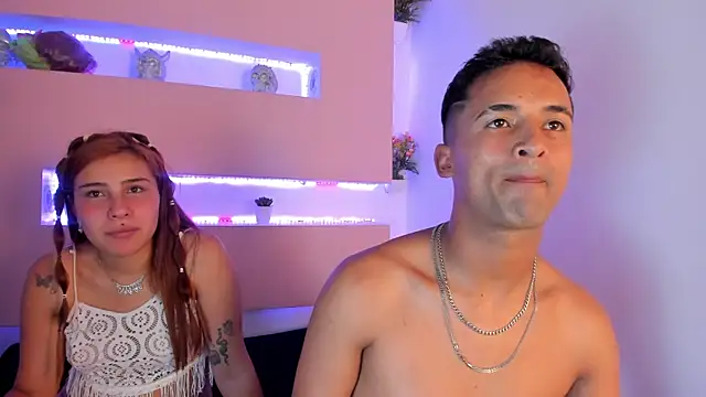 Snapshot of Nikki_and_Mayk chatting on January 31, 2025, 2:26 am Nikki and Mayk online show from January 31, 2025, 2:26 am