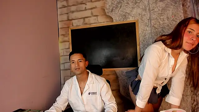 Snapshot of Nikki_and_Mayk chatting on February 19, 2025, 2:55 am Nikki and Mayk online show from February 19, 2025, 2:55 am