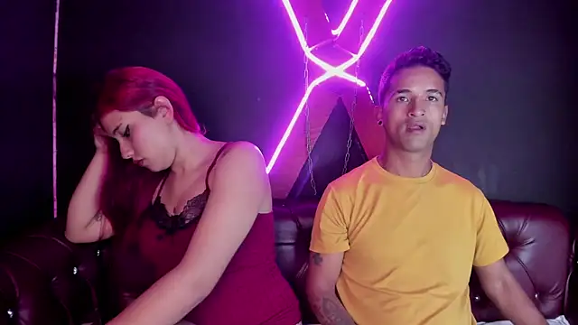 Snapshot of Nikki_and_Mayk chatting on November 26, 2025, 2:56 am Nikki and Mayk online show from November 26, 2025, 2:56 am