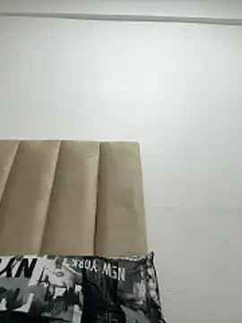 Boneca25 online show from April 7, 2026, 11:32 am