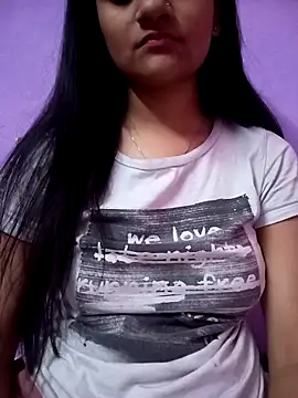 Snapshot of Tanu-00 chatting on February 13, 2026, 5:47 am Tanu-00 online show from February 13, 2026, 5:47 am