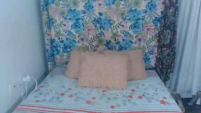 Sweeetnaughty online show from February 13, 2025, 3:03 pm