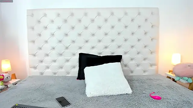 esmeralda06 online show from March 4, 2025, 3:15 pm