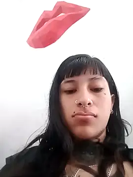 esmeralda06 online show from October 7, 2025, 2:47 pm