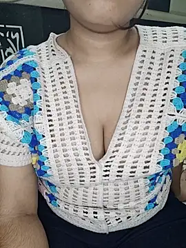 JANVI MISHRA1 online show from June 4, 2026, 7:31 pm