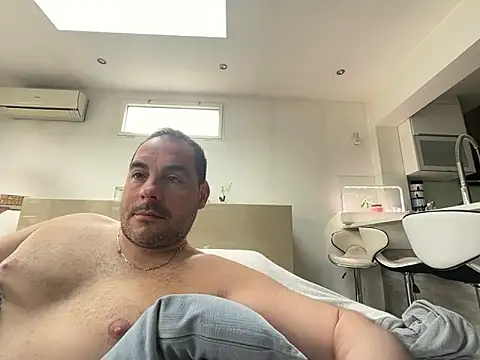 justeqqun online show from March 8, 2026, 11:14 am