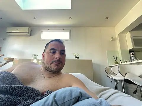 justeqqun online show from March 15, 2026, 11:27 am