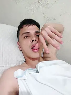 xxaviermendez online show from October 1, 2025, 12:38 am