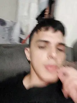 xxaviermendez online show from October 3, 2025, 1:35 am