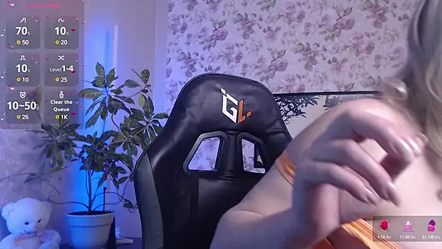 AliciaBlondes online show from February 17, 2025, 7:47 am