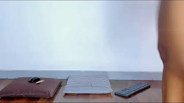 SamanthaMilann online show from March 7, 2025, 11:38 pm