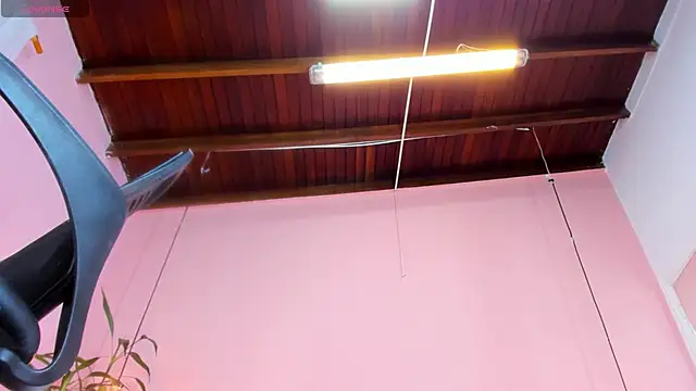 SamanthaMilann online show from March 8, 2026, 2:04 am