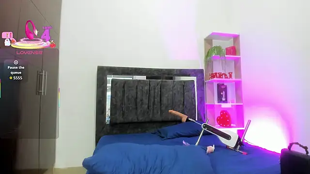 Nicol TransGirl online show from April 9, 2026, 4:56 am