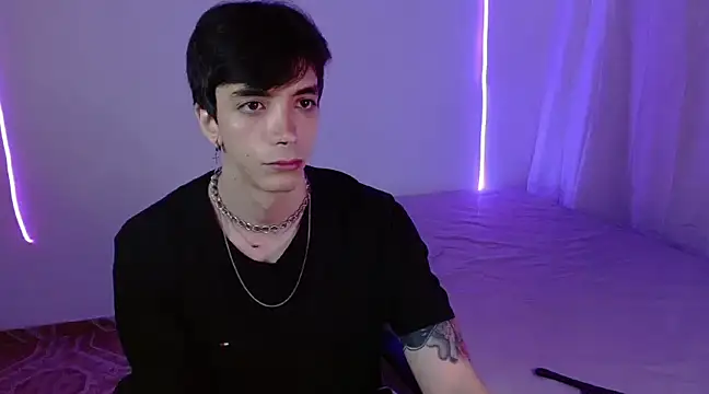 H3ll B0I online show from February 2, 2025, 2:27 am