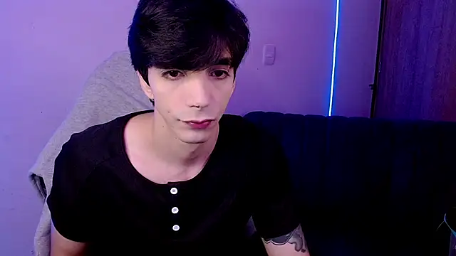 Snapshot of H3ll_B0I chatting on May 21, 2026, 5:03 am H3ll B0I online show from May 21, 2026, 5:03 am