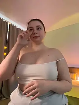 DearAlise online show from February 5, 2025, 1:22 pm