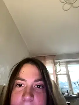 DearAlise online show from October 27, 2025, 9:46 am