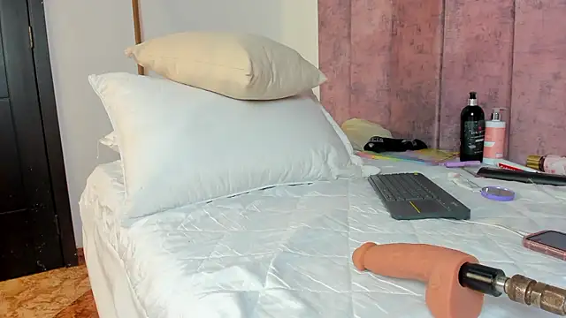 Annita001 online show from January 12, 2026, 6:57 pm