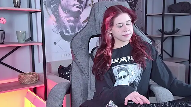 MisaPage online show from November 28, 2025, 12:02 am