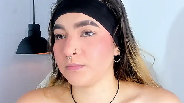 Shanntal  online show from October 15, 2025, 6:52 pm