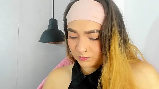 Shanntal  online show from October 17, 2025, 2:19 pm