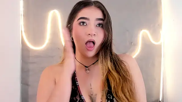 Shanntal  online show from February 1, 2026, 12:59 pm