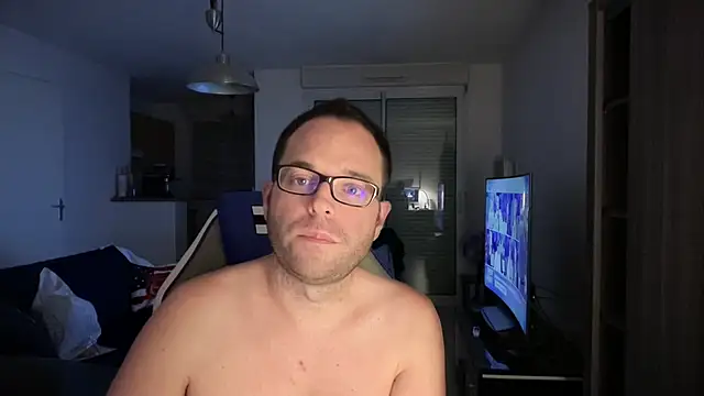 Funnyjul31 online show from February 6, 2025, 7:07 pm