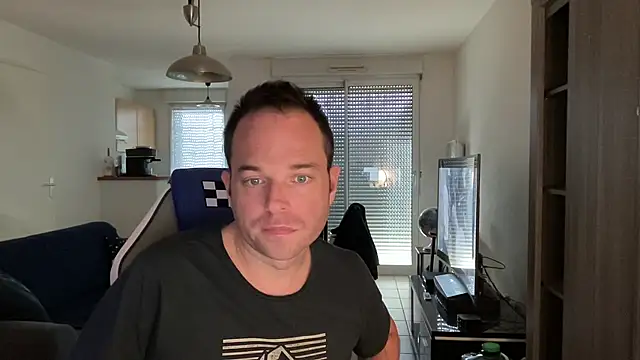 Funnyjul31 online show from February 8, 2025, 3:10 pm