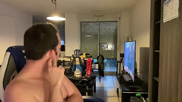 Funnyjul31 online show from February 26, 2025, 5:50 pm