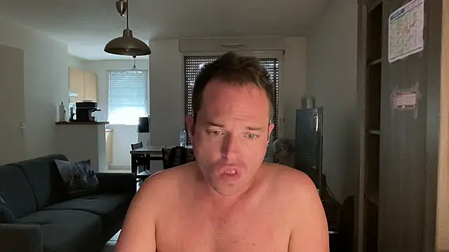 Funnyjul31 online show from September 9, 2025, 3:44 pm