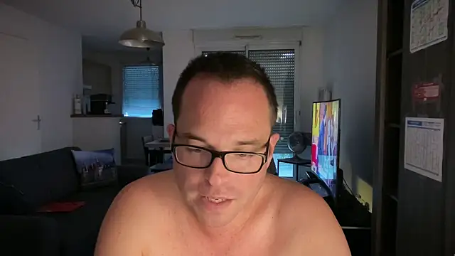 Funnyjul31 online show from October 20, 2025, 4:51 pm