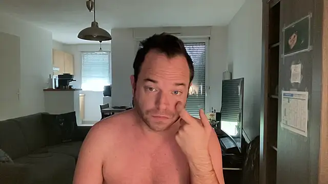 Funnyjul31 online show from February 16, 2026, 10:11 am