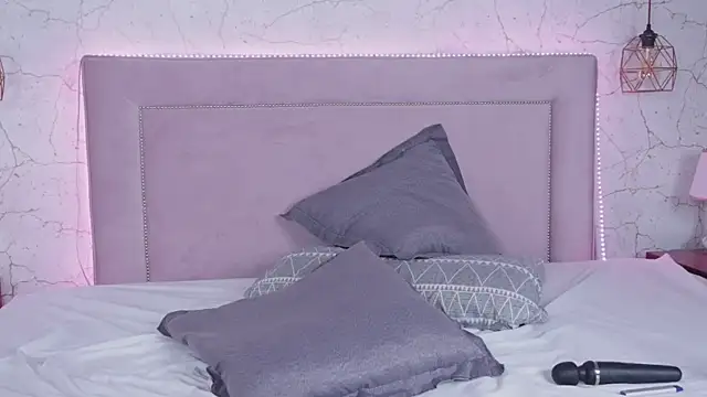 MillaBlis online show from March 14, 2025, 1:48 am