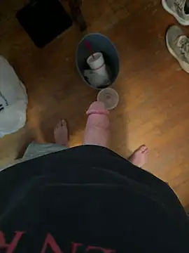 Johndxgnjxz online show from April 24, 2026, 9:39 pm