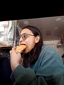 bri ali online show from December 17, 2025, 2:12 pm