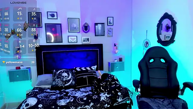 IsisRaichuu  online show from September 22, 2025, 8:44 pm