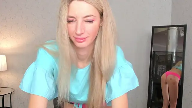 Snapshot of skinnyladyy chatting on February 28, 2025, 2:20 am skinnyladyy online show from February 28, 2025, 2:20 am