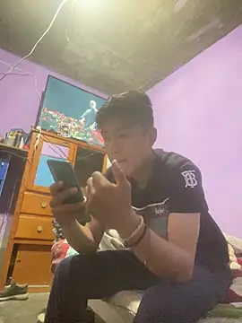 EduardoEspinoza12 online show from February 19, 2025, 8:33 am