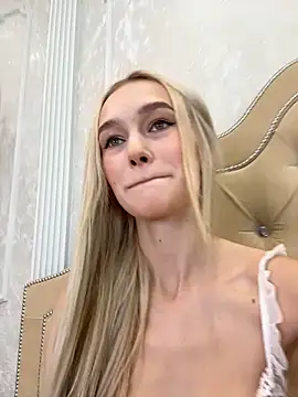 KristinaDane online show from February 5, 2025, 3:02 am