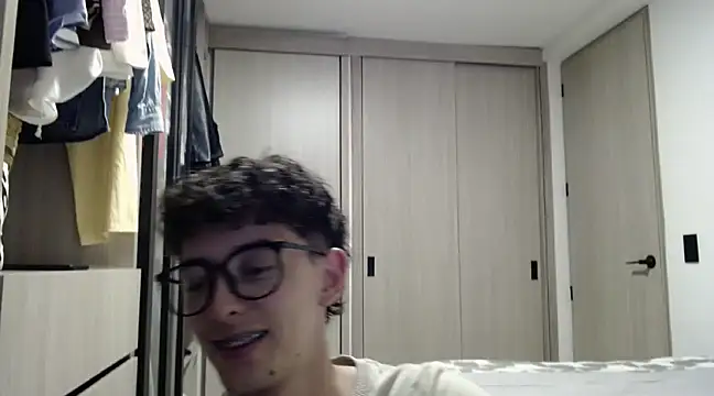 miketwink online show from March 15, 2025, 12:58 am